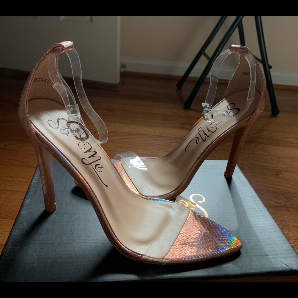 Holographic heels